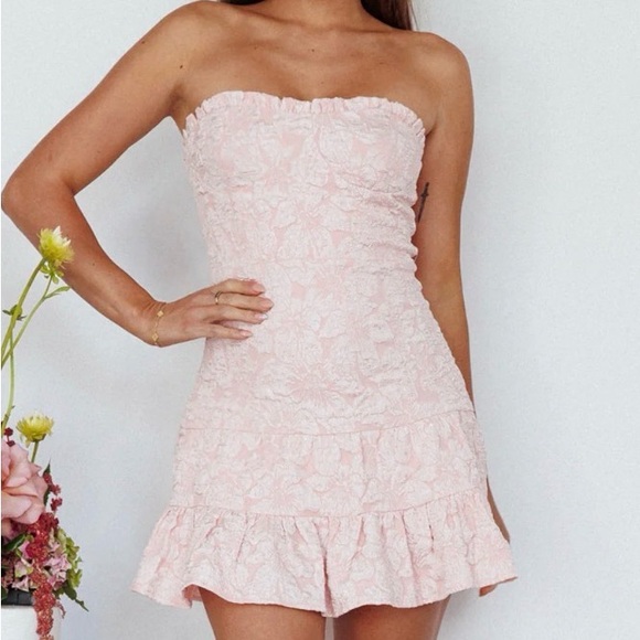 Selfie Leslie Blush Textured Strapless Dress - Picture 4 of 4